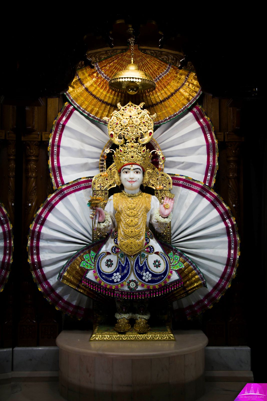 ©1987-2017 SKS Swaminarayan Temple East London